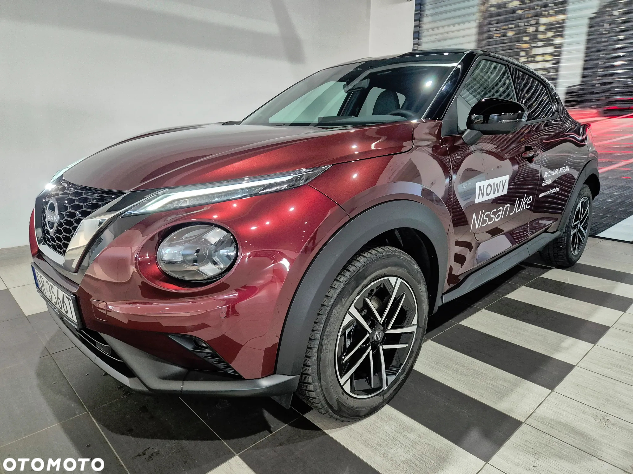 Nissan Juke 1.0 DIG-T N-Connecta DCT - 2