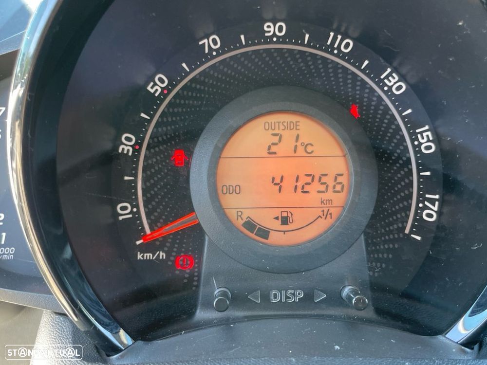 Toyota Aygo 1.0 X-Play Plus - 3