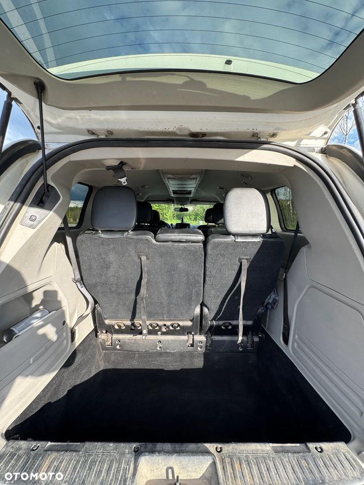 Chrysler Town & Country - 21