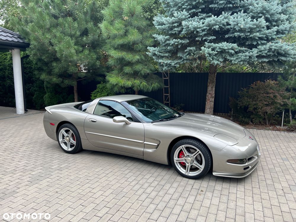 Chevrolet Corvette - 33