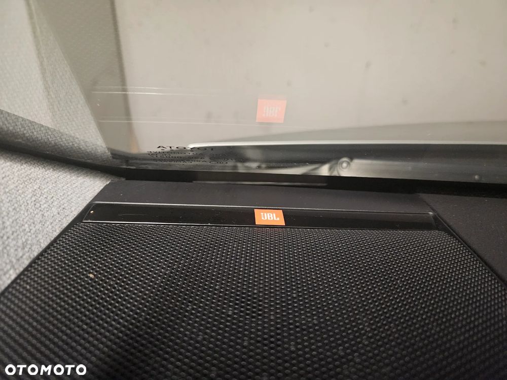 Toyota Prius 1.8 Hybrid Premium - 16