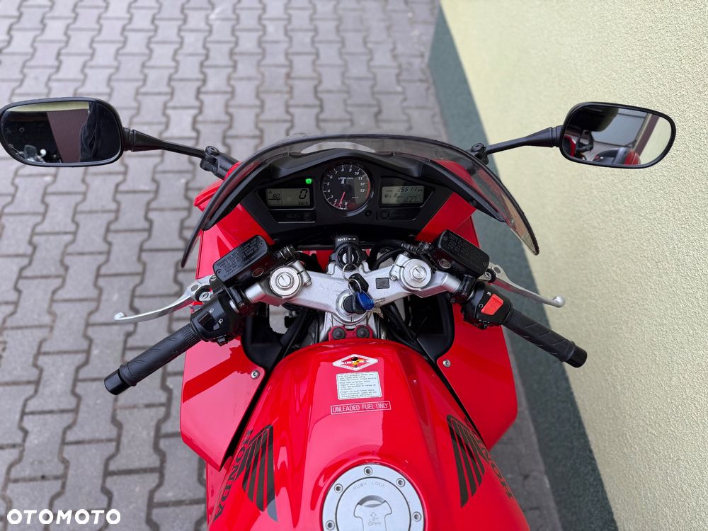 Honda VFR - 35