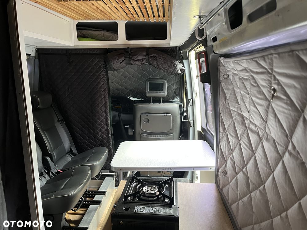 Mercedes-Benz Sprinter - 4