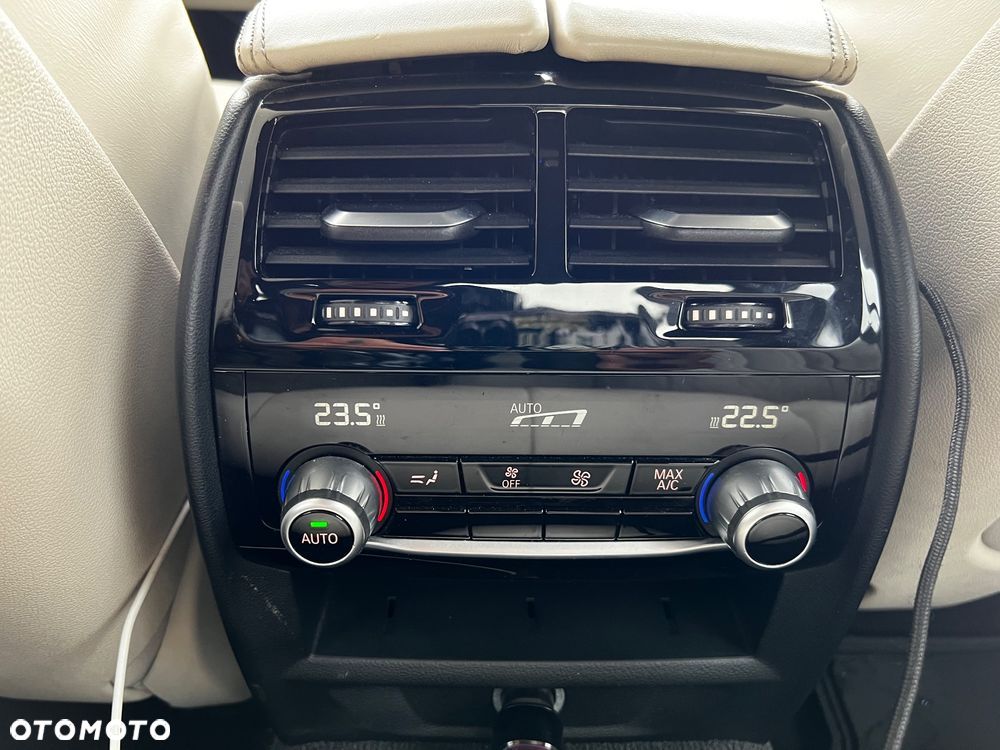 BMW Seria 5 520d xDrive M Sport sport - 10