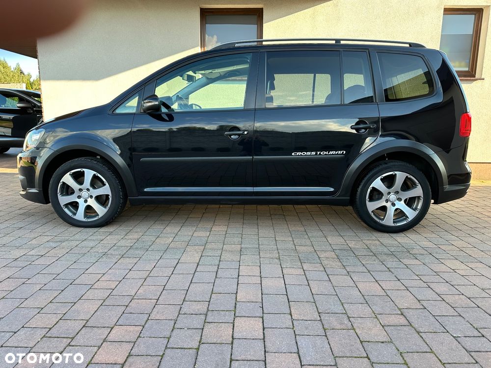 Volkswagen Touran 2.0 TDI DPF Cross - 2