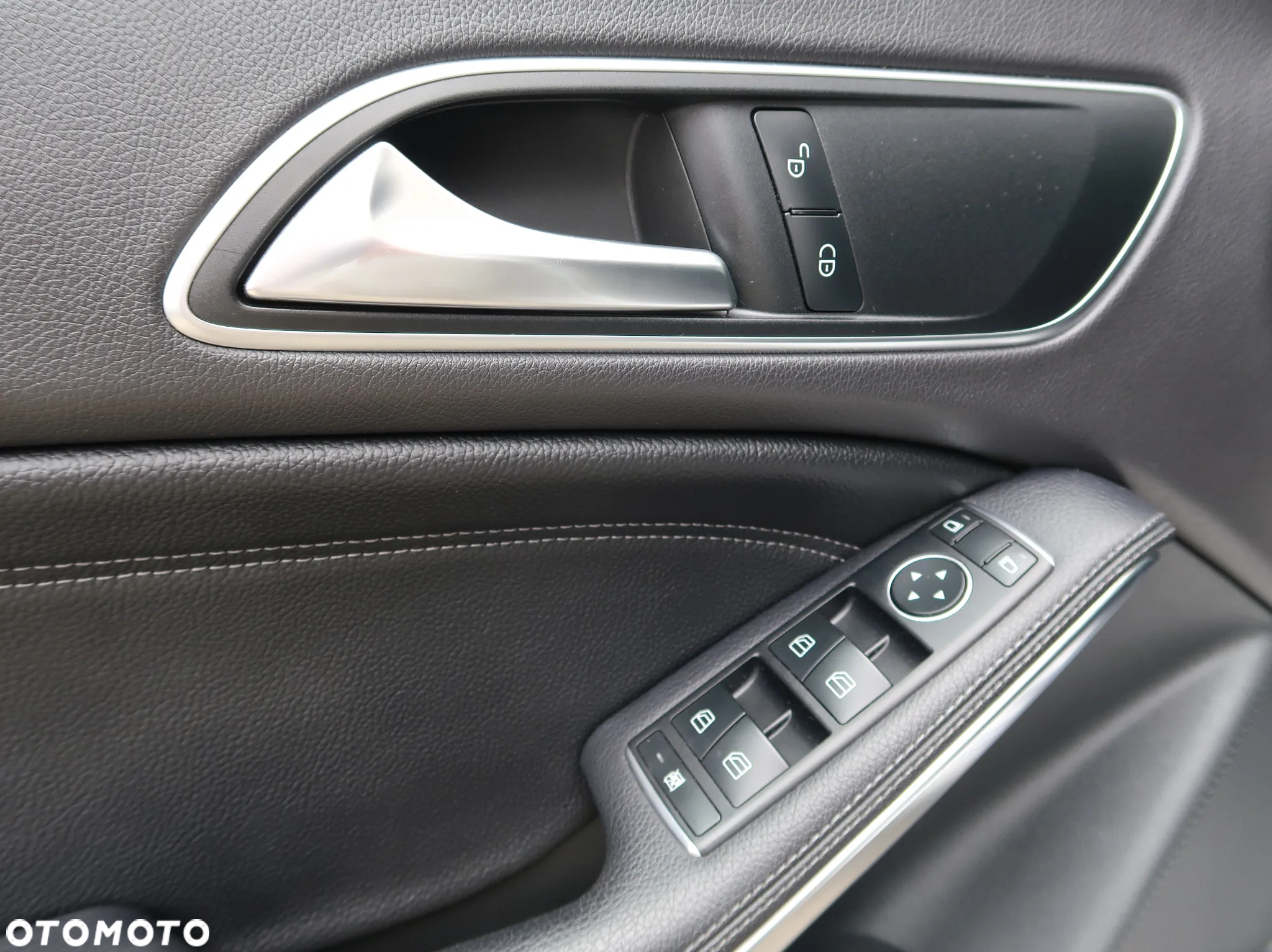 Mercedes-Benz CLA 200 d 7G-DCT Urban - 10