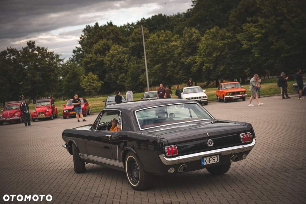 Ford Mustang - 7