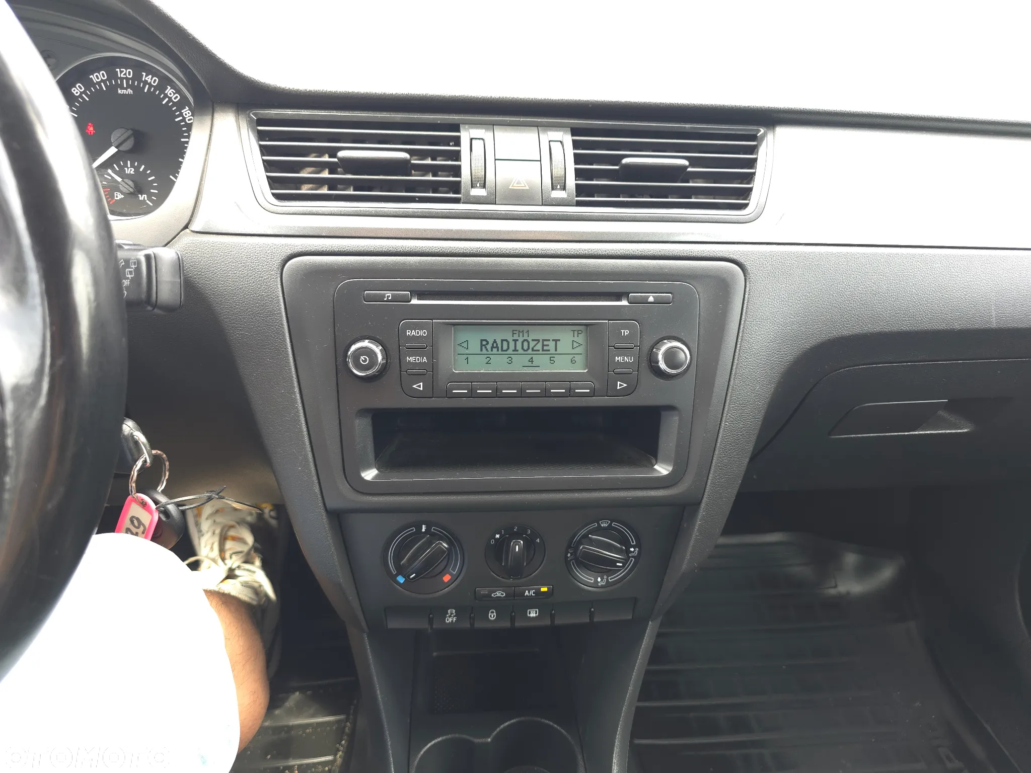 Skoda RAPID 1.2 TSI Ambition Max - 22