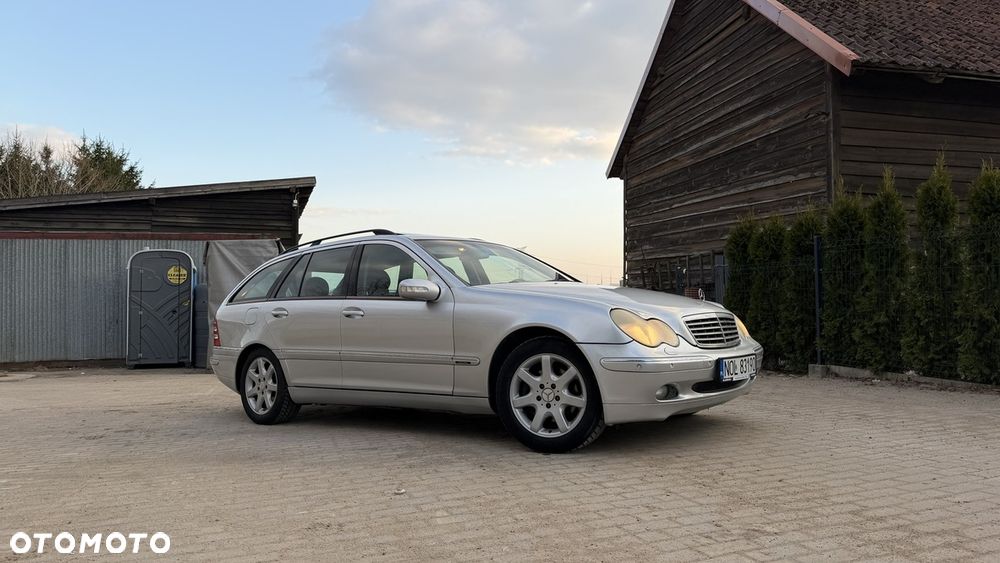Mercedes-Benz C-Class 2001 photo 4