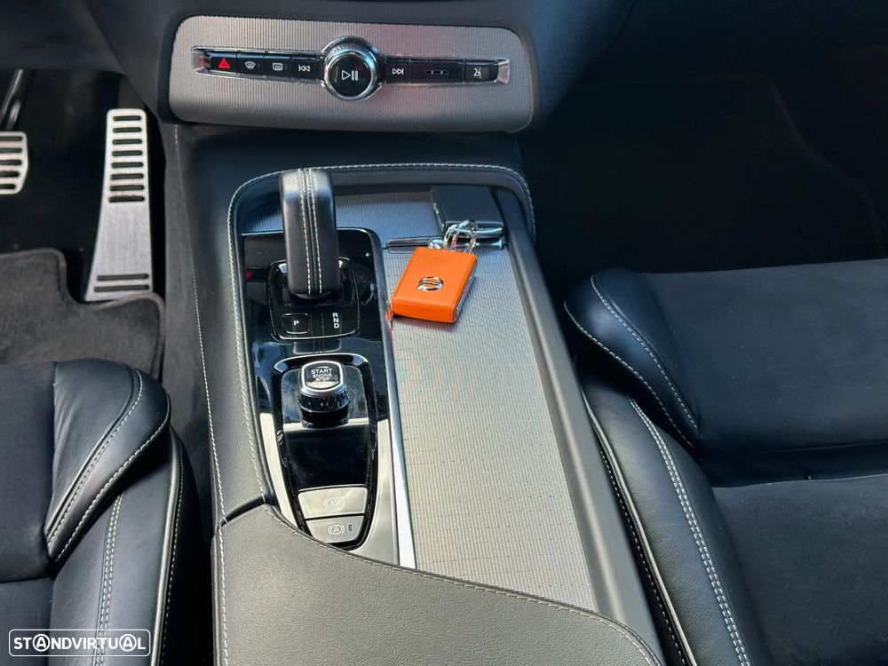 Volvo XC 90 2.0 T8 PHEV R-Design AWD - 22