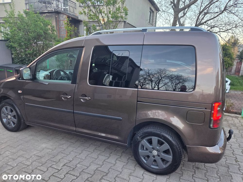 Volkswagen Caddy Highline DSG - 8