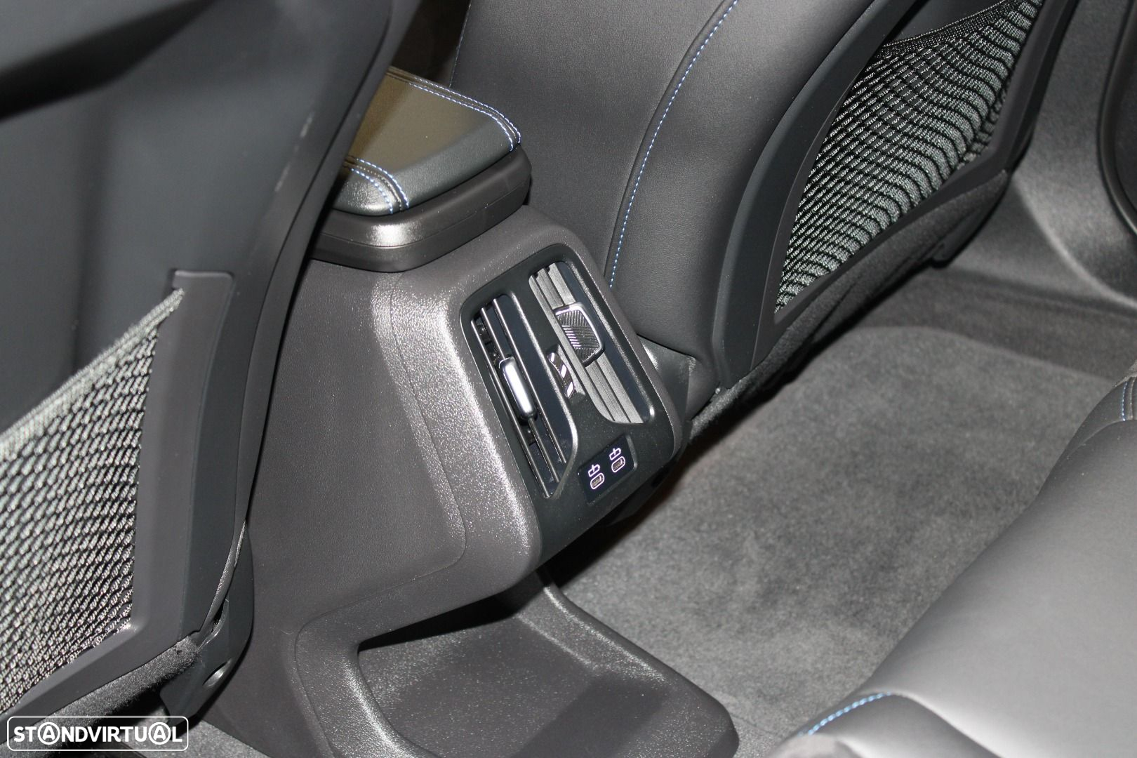 BMW iX1 xDrive30 Pack Desportivo M - 31