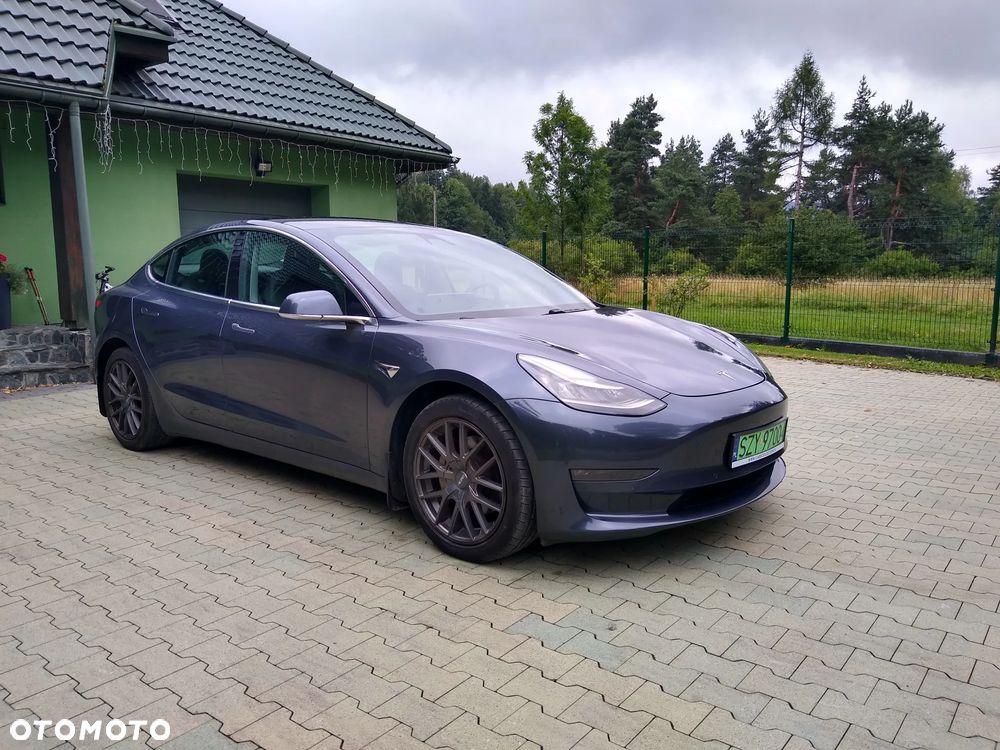Tesla Model 3 - 2