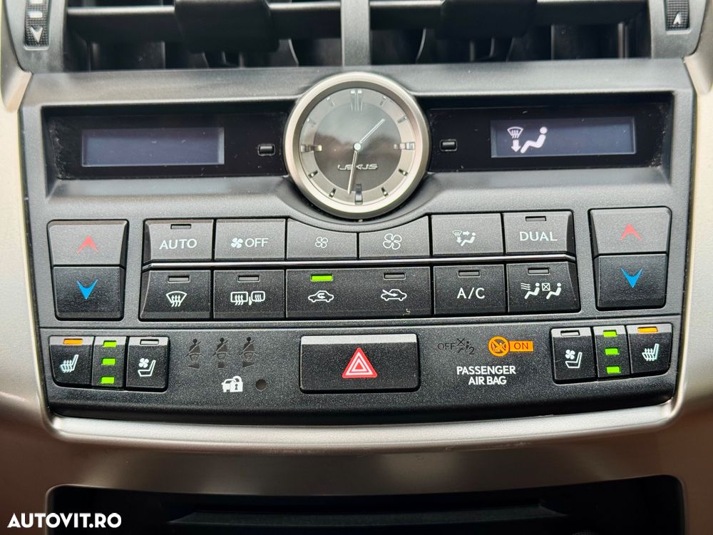 Lexus Seria NX 300h E-FOUR Luxury Line - 29