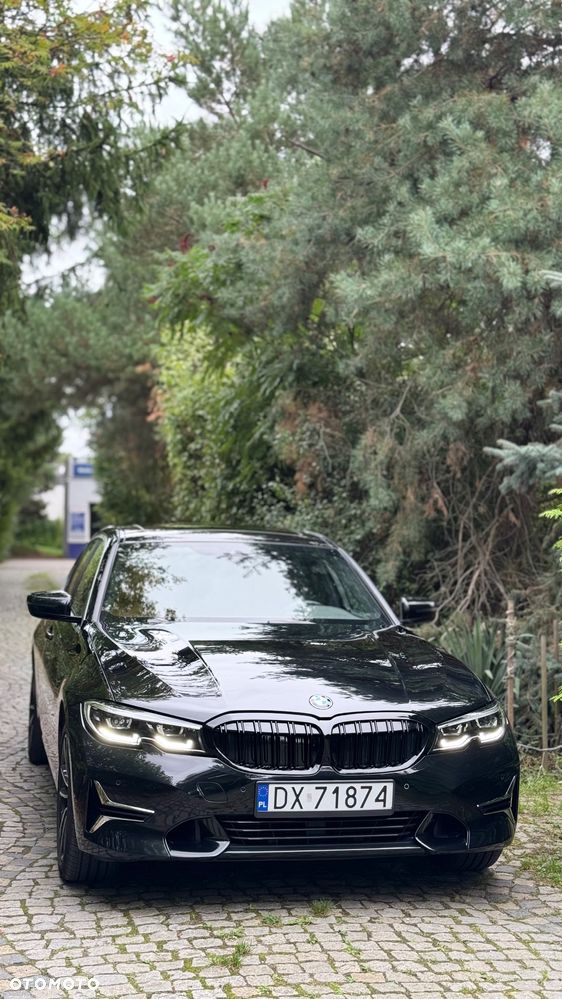BMW Seria 3 330i xDrive Luxury Line sport - 2
