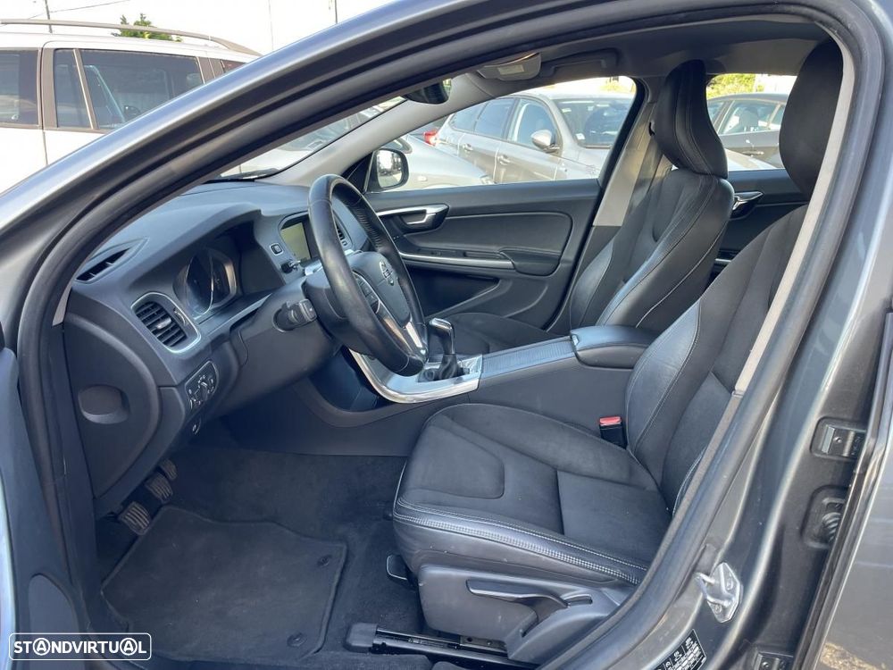 Volvo S60 2.0 D2 Momentum Drive - 11