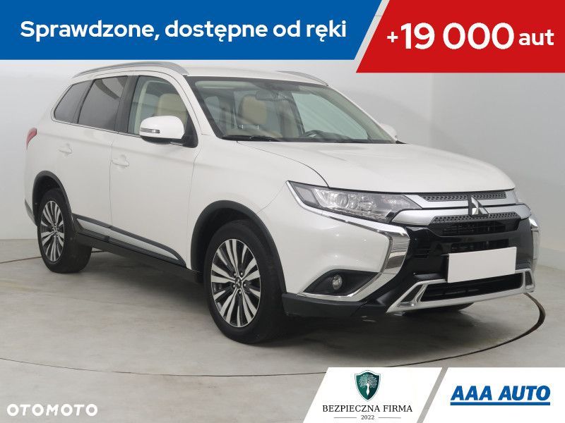 Mitsubishi Outlander - 2