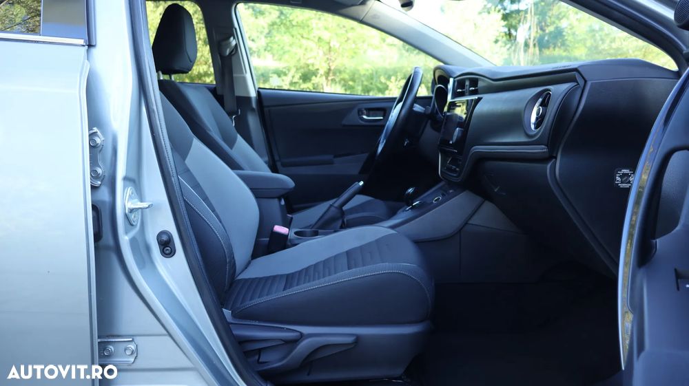 Toyota Auris - 10