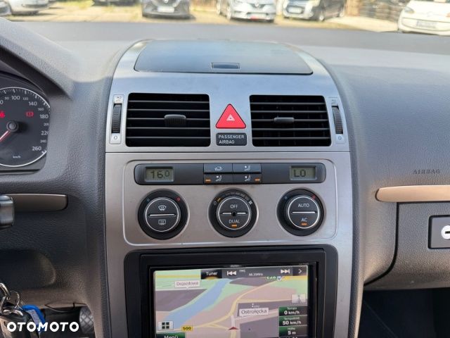 Volkswagen Touran - 14