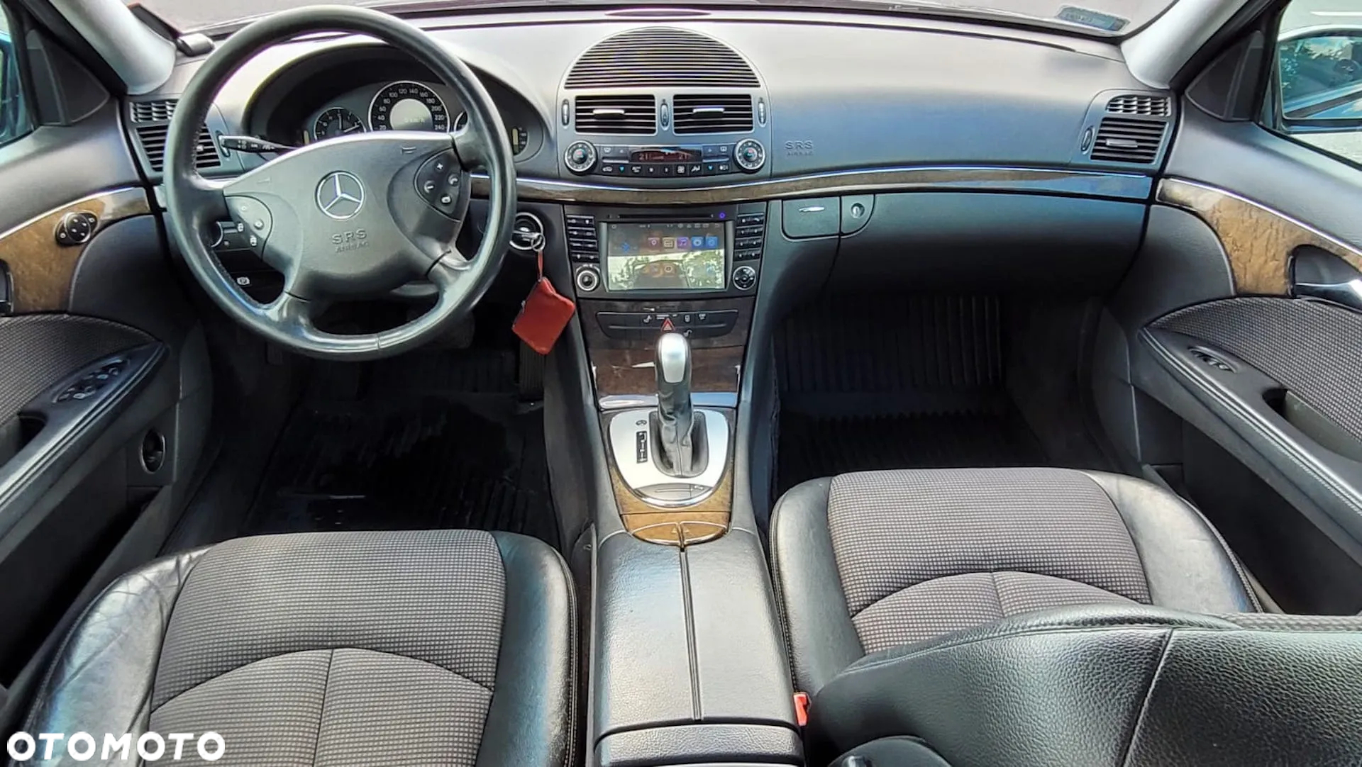 Mercedes-Benz Klasa E 320 CDI T Avantgarde - 3