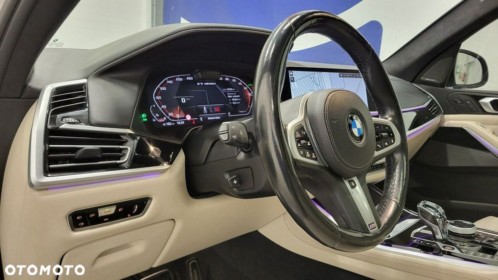 BMW X7 M50i sport - 12