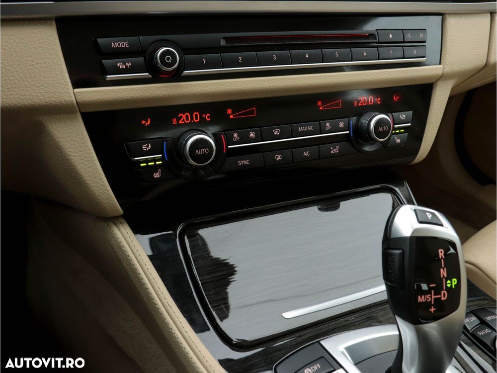 BMW Seria 5 520d Aut. Luxury Line - 12