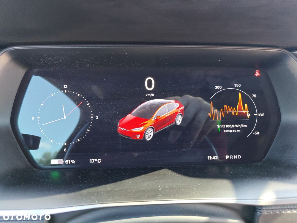 Tesla Model X - 27