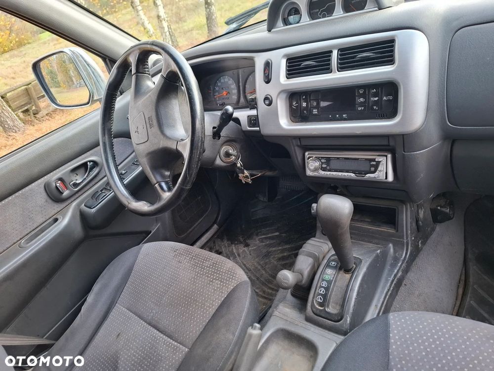 Mitsubishi L200 - 10
