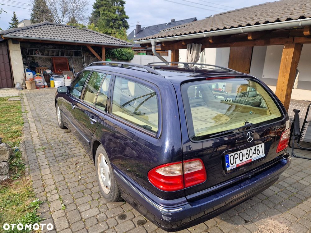 Mercedes-Benz Klasa E - 2