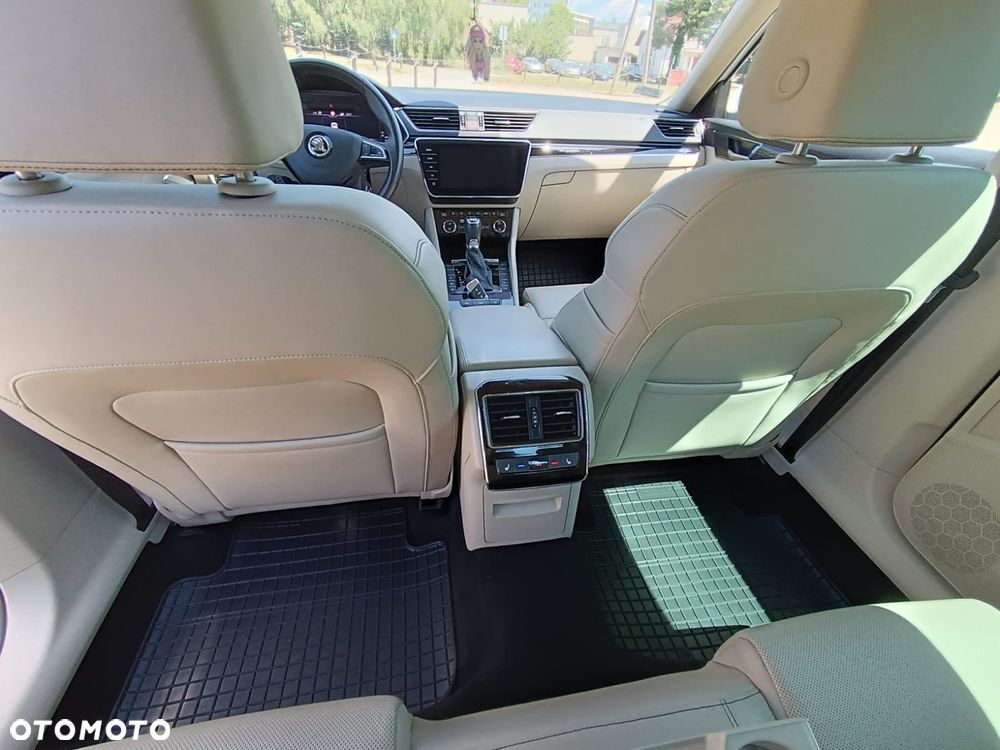 Skoda Superb 2.0 TDI SCR 4x4 L&K DSG - 14
