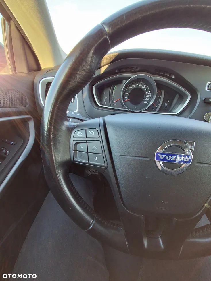 Volvo V40 D2 - 12