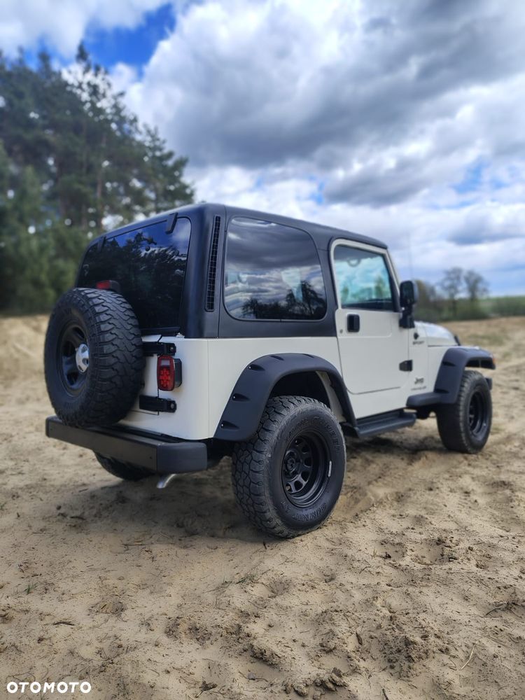 Jeep Wrangler - 5