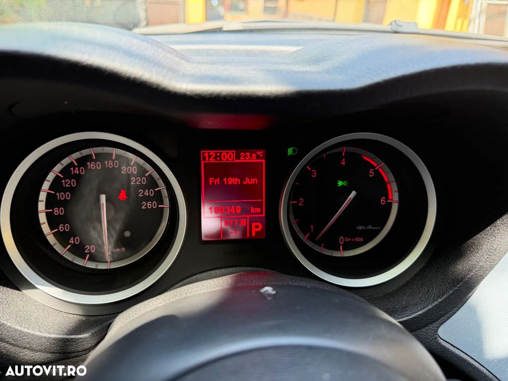 Alfa Romeo 159 1.9 JTDM 16V DPF Q-Tronic - 12