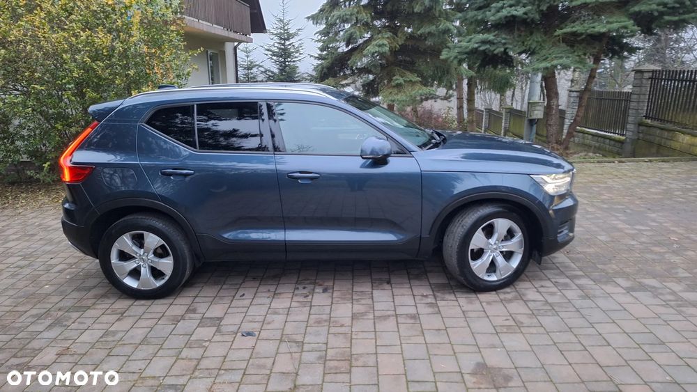 Volvo XC 40 T3 Geartronic Momentum Pro - 4