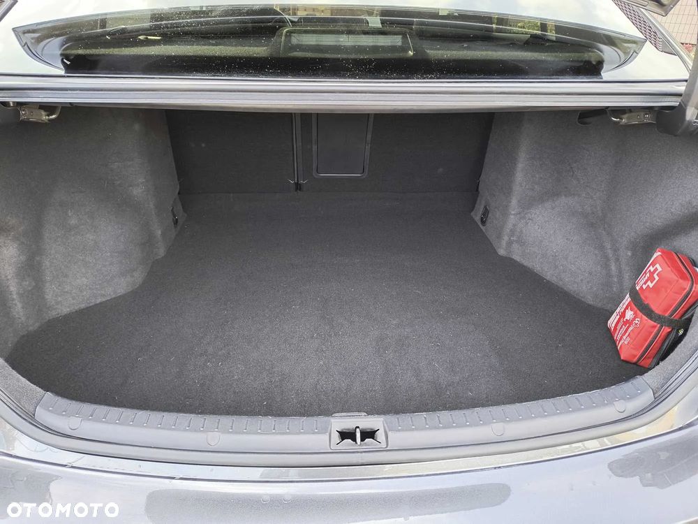 Toyota Avensis 1.8 Premium - 14