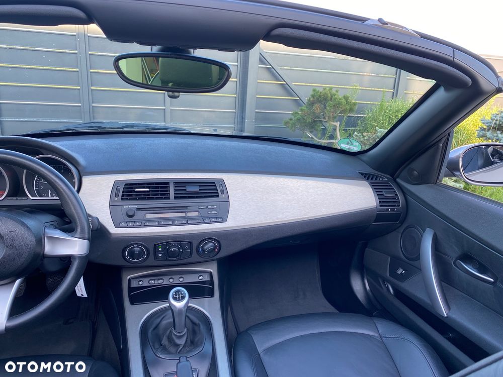 BMW Z4 2.2i - 16