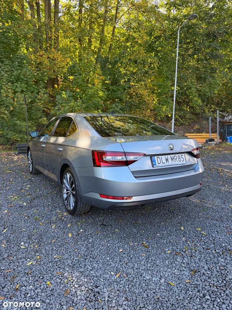 Skoda Superb 2016 photo 2