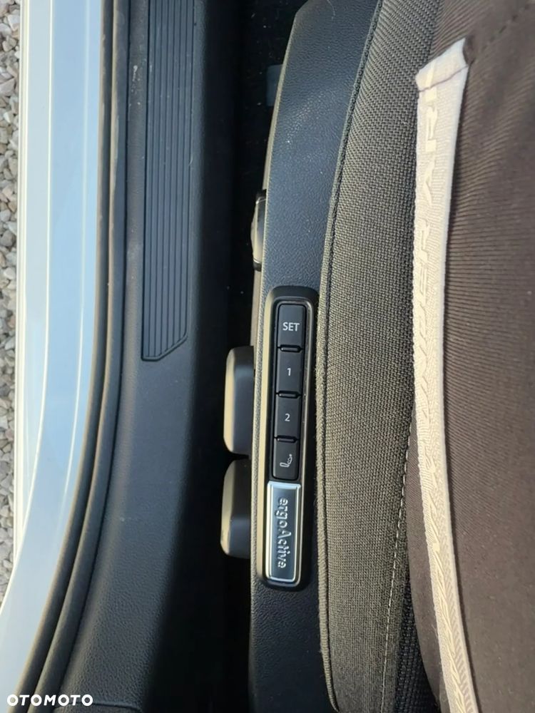 Volkswagen Golf 2.0 TDI SCR DSG Style - 15