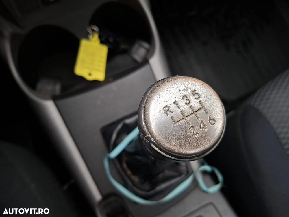 Toyota RAV4 2.2 D-4D 4x4 - 8