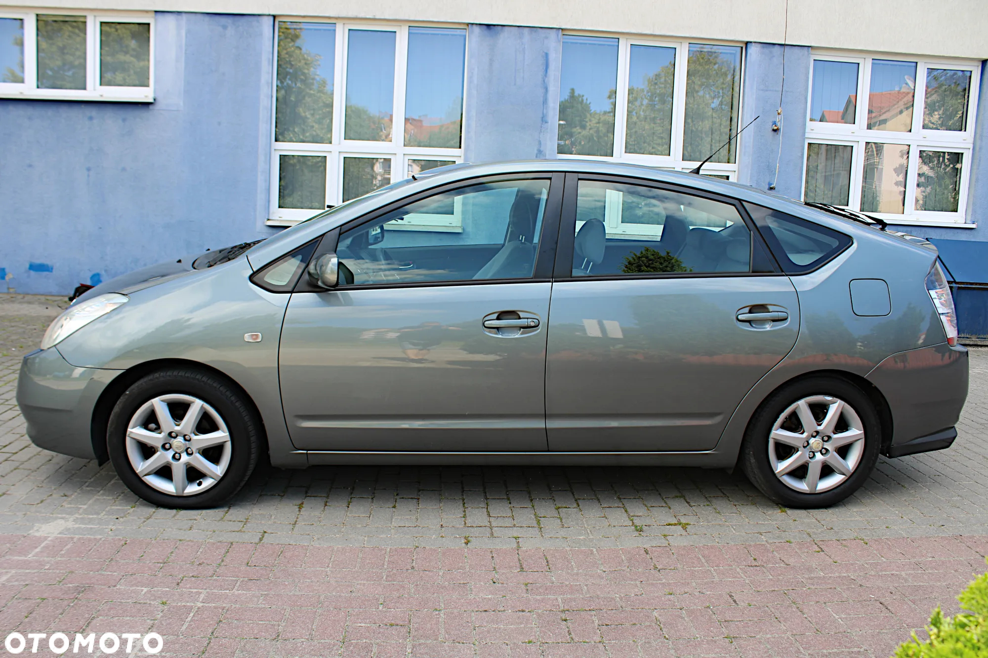 Toyota Prius - 5