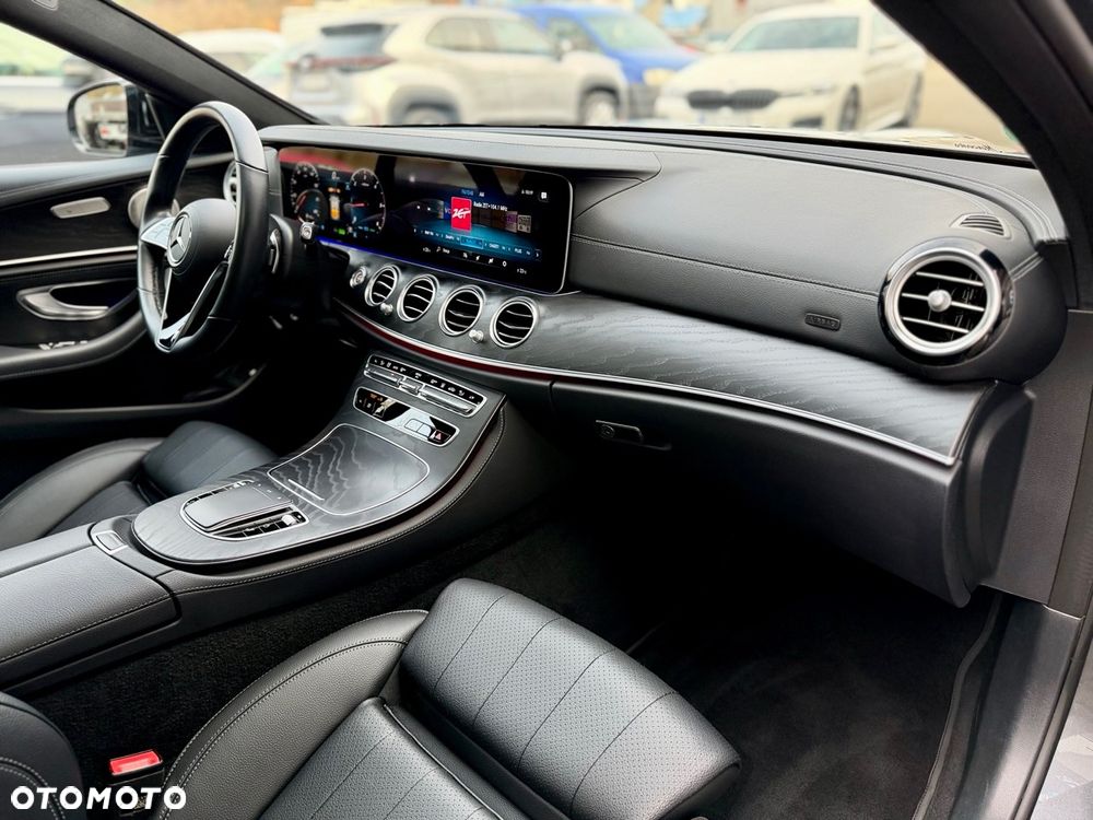 Mercedes-Benz Klasa E 220 d 4Matic 9G-TRONIC Exclusive - 31