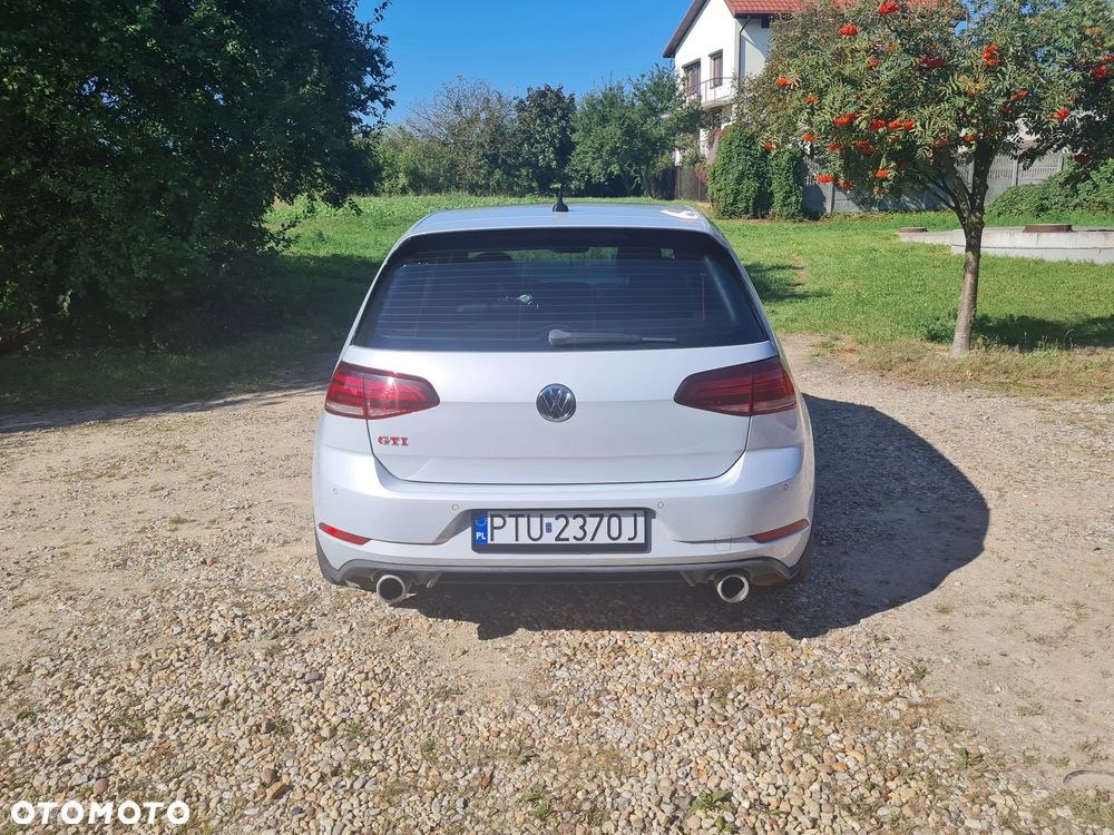 Volkswagen Golf GTI (BlueMotion Technology) DSG Performance - 21