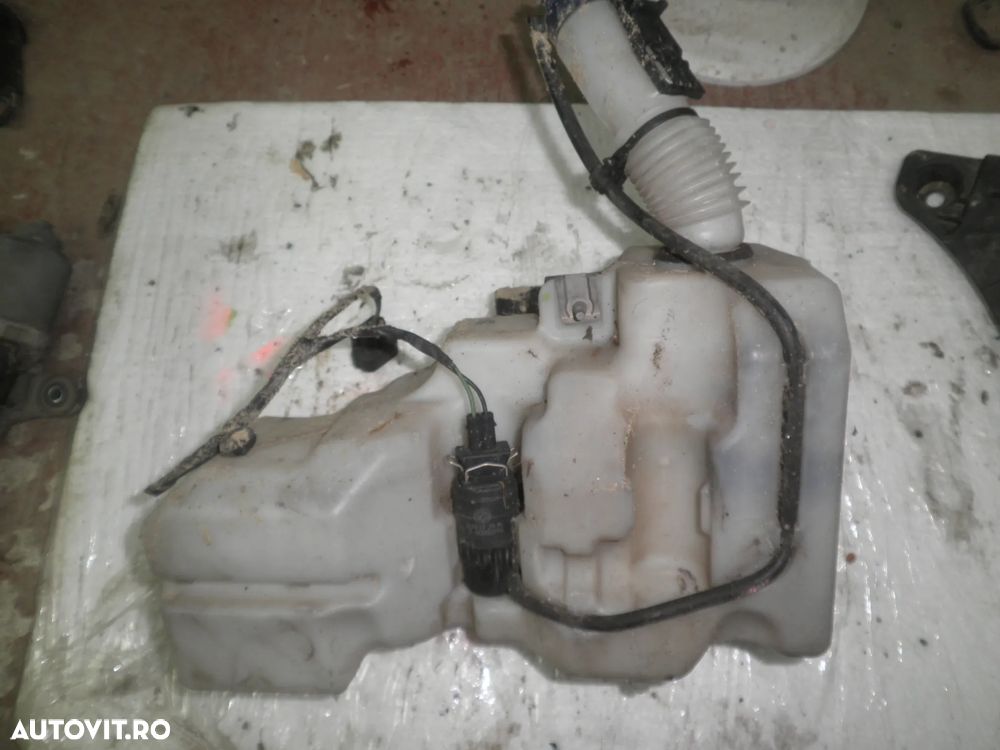 Vas lichid parbriz + pompita Citroen Jumper, Peugeot Boxer, Fiat Ducato, 2015 200000796 - 2