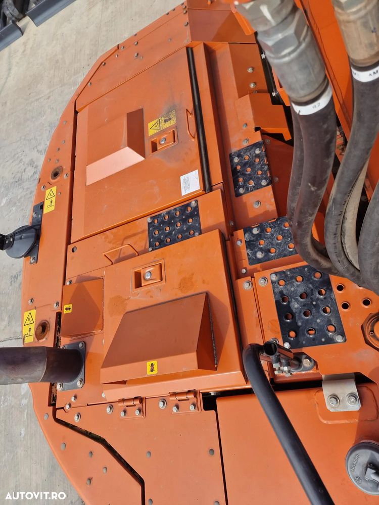 Hitachi ZX225-6, 26,2t, 2021, 2.976h, COMPACT. CUPLA RAPIDA, cupa NOUA, camera spate si laterale, lant 90% ok doar 300h mars, consum mediu 11l/h, ad sapare 7m, motor Isuzu, produs in JAPONIA, revizia efectuata, scaun cu incalzire,CA NOU, PROMOTIE 113.900 EUR - 31