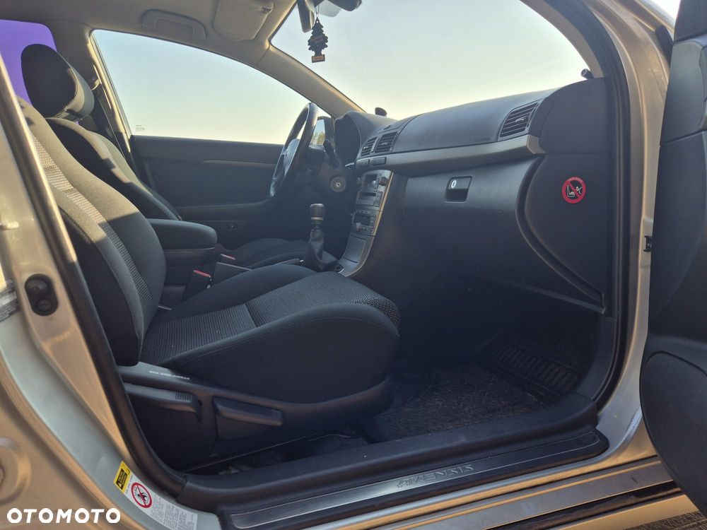 Toyota Avensis 2.0 D-4D Sol - 6