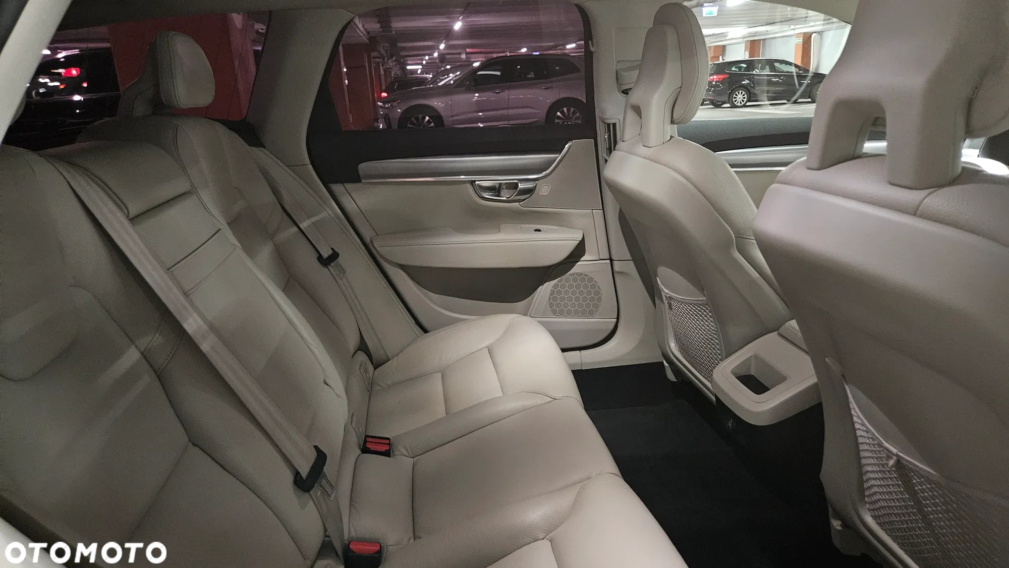 Volvo V90 D4 Momentum - 16