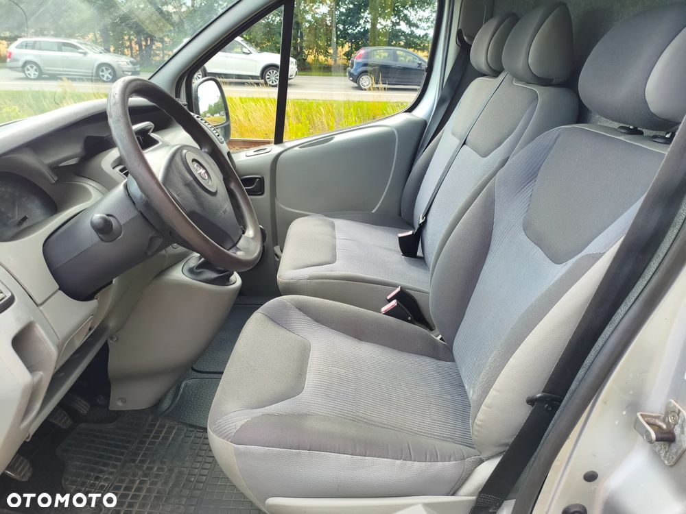 Opel Vivaro - 18