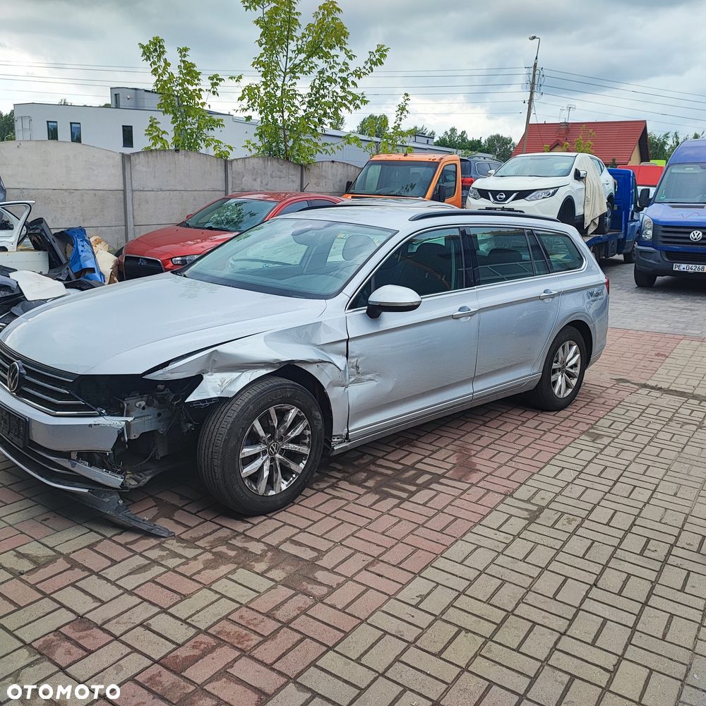 Volkswagen Passat 2.0 TDI SCR DSG - 3