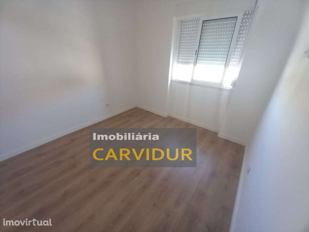 Baixa da Banheira T2 totalmente remodelado - Grande imagem: 4/10