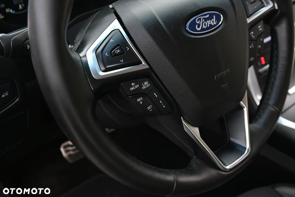 Ford Edge 2.0 TDCi Bi-Turbo 4x4 ST-LINE - 39